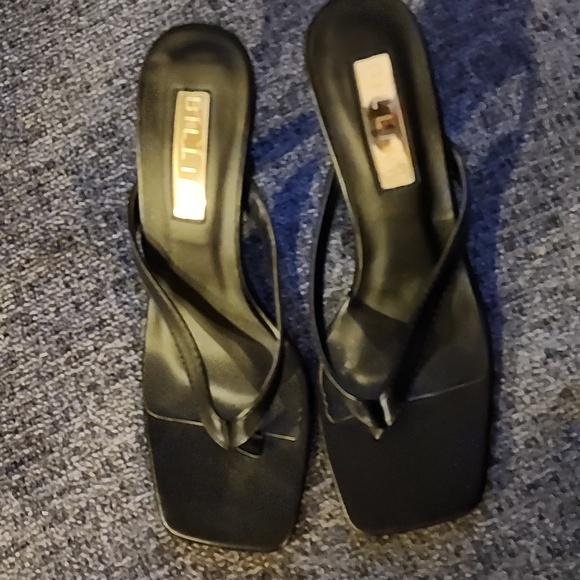New Billini Princess Polly Solana black heeled thong style sandals, Size 7 - Picture 9 of 10